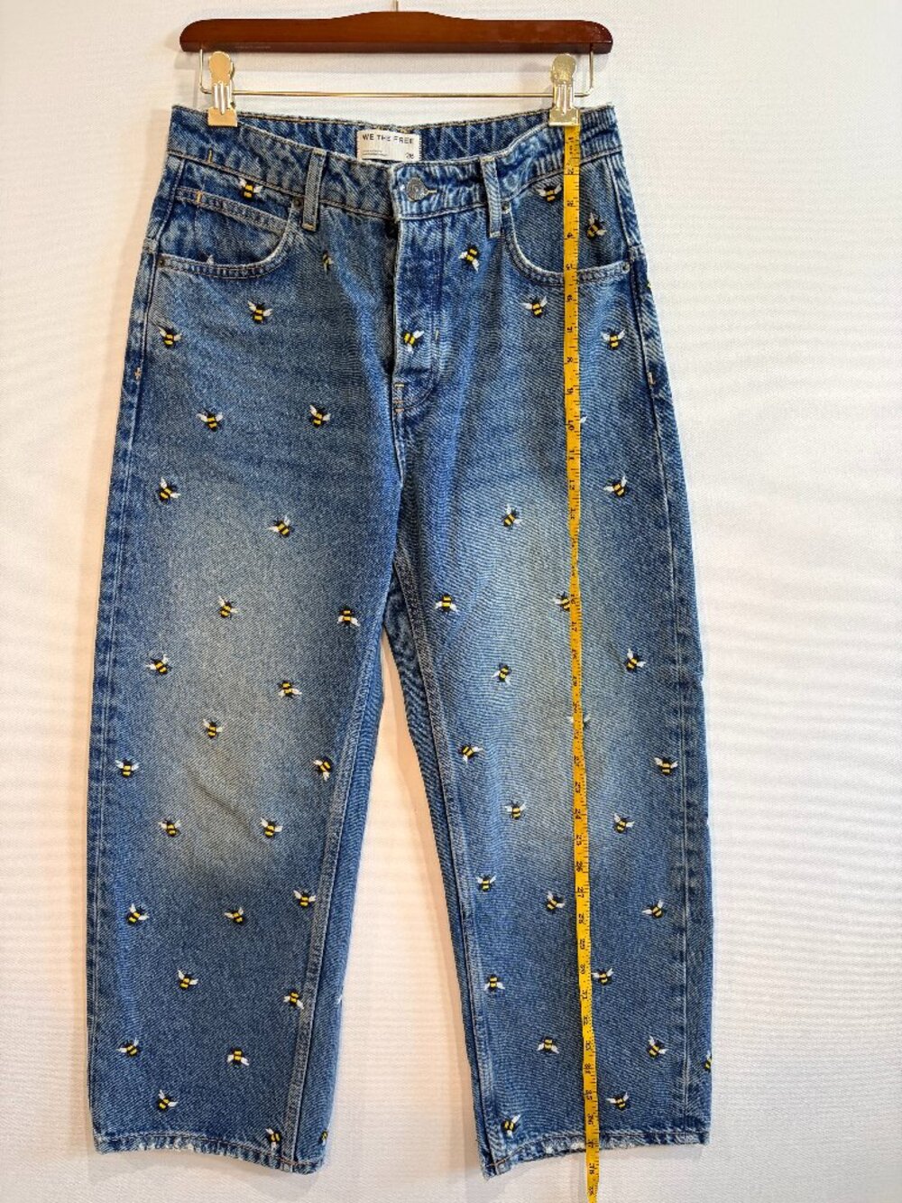 Free People We The Free Deep Trance Bee Embroidered Boyfriend Jeans Size 26